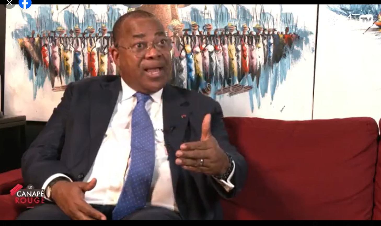 Julien Nkoghé Békalé : l’ancien Premier ministre s’égare sur le « Canapé Rouge » de Gabon Media Time