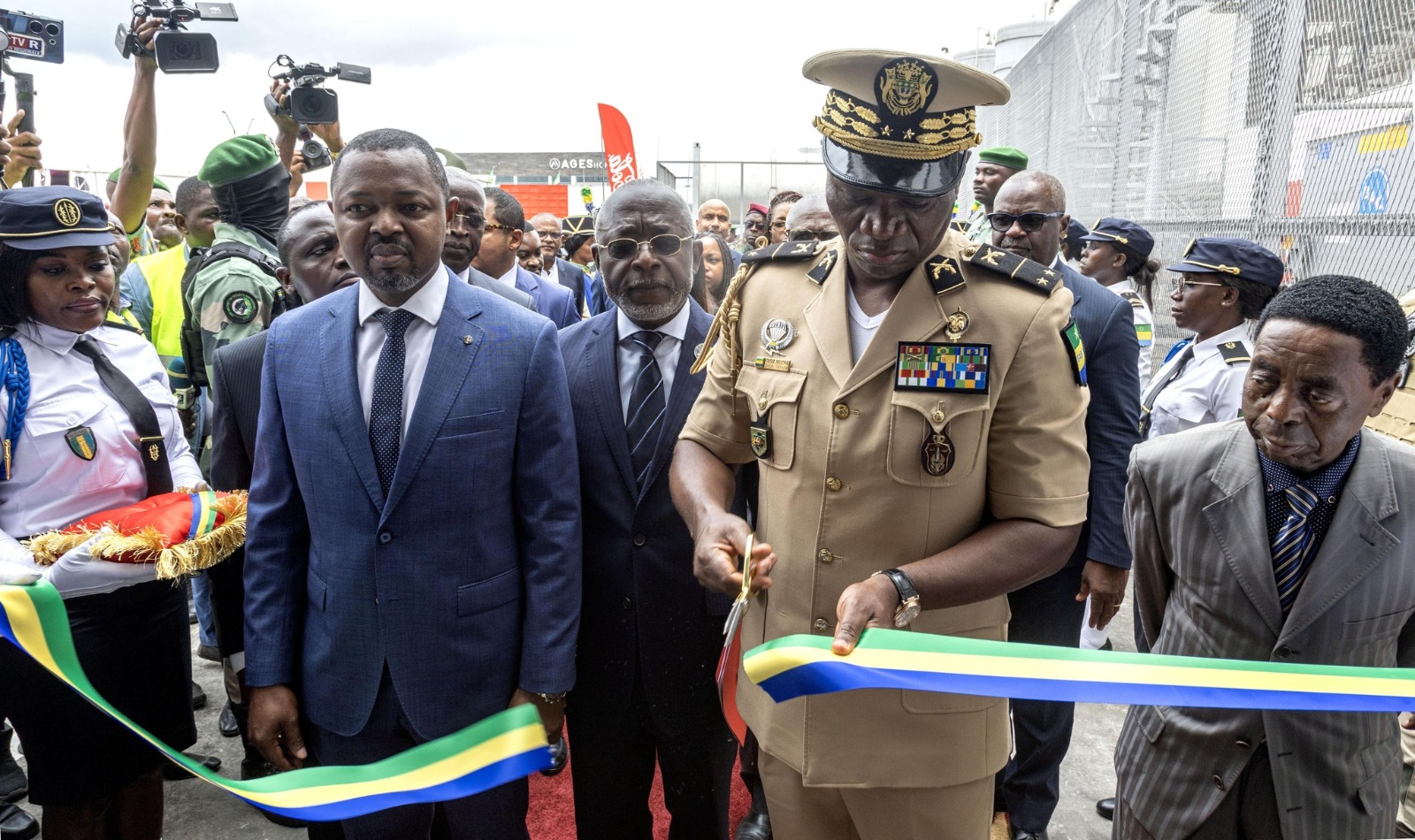 Gabon : Brice Oligui Nguema inaugure la nouvelle usine Coca-Cola de Sofavin à Owendo